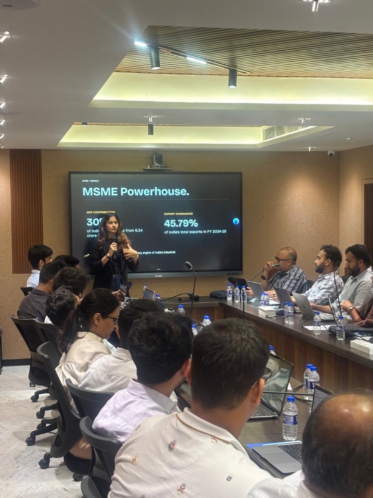 An AI4BI session in a full boardroom