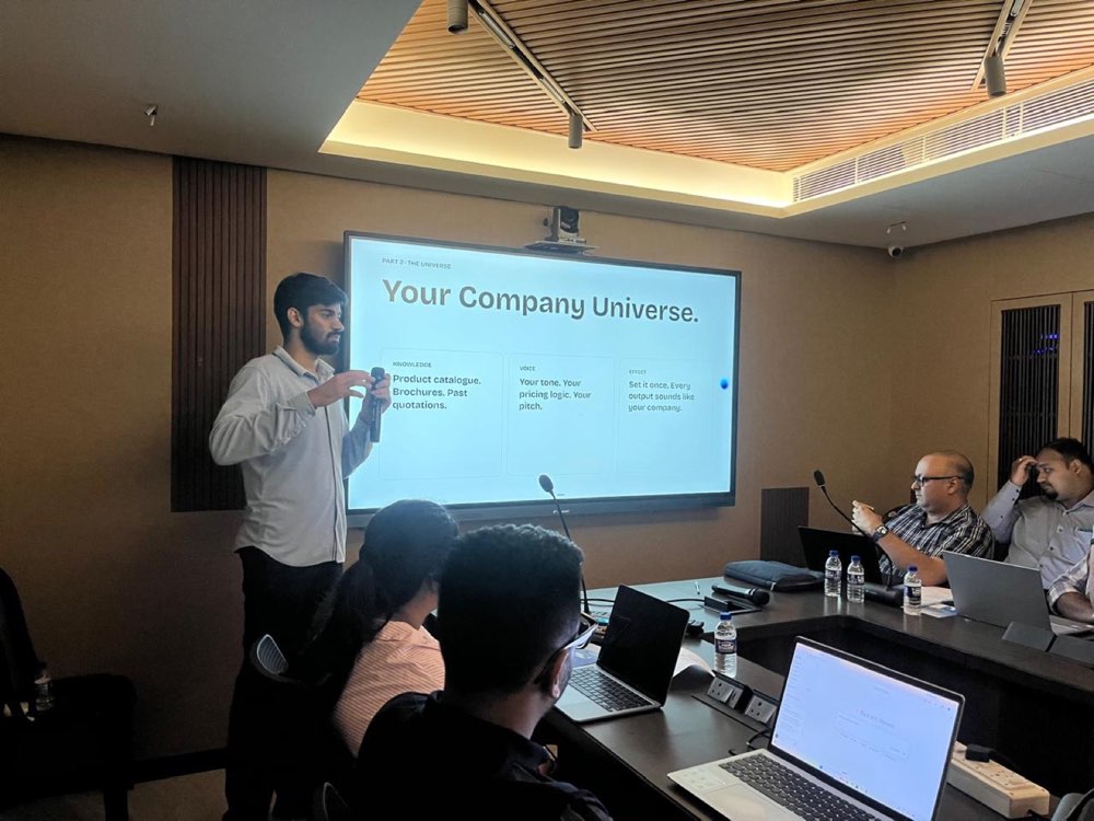 An AI4BI trainer presenting to business owners